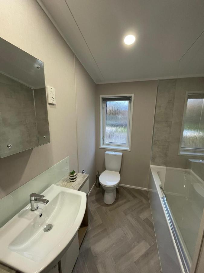 Darwin Lodge With Hot Tub Malton Exterior foto