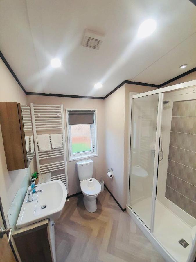 Darwin Lodge With Hot Tub Malton Exterior foto
