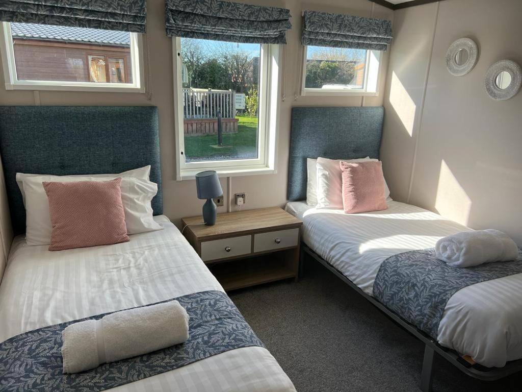 Darwin Lodge With Hot Tub Malton Exterior foto